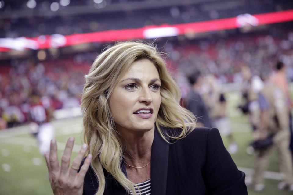 Erin Andrews, ex-NHL player Jarret Stoll marry in Montana