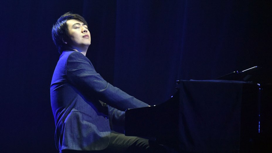 CAA Signs Pianist Lang Lang