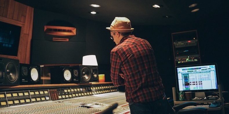 “Twin Peaks” Music Supervisor Dean Hurley Shares New Sound Design Album: Listen