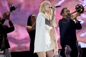 3 Things to Know About Skylar Grey, the Knockout AMAs Performer Everyone’s Talking About