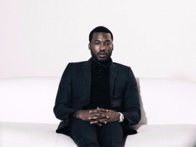 Meek Mill Checks In To Prison For 2-4 Year Bid