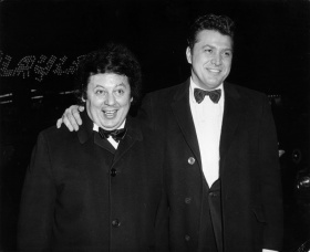 Marty Allen, Wild-Eyed Comedy Star, Is Dead at 95